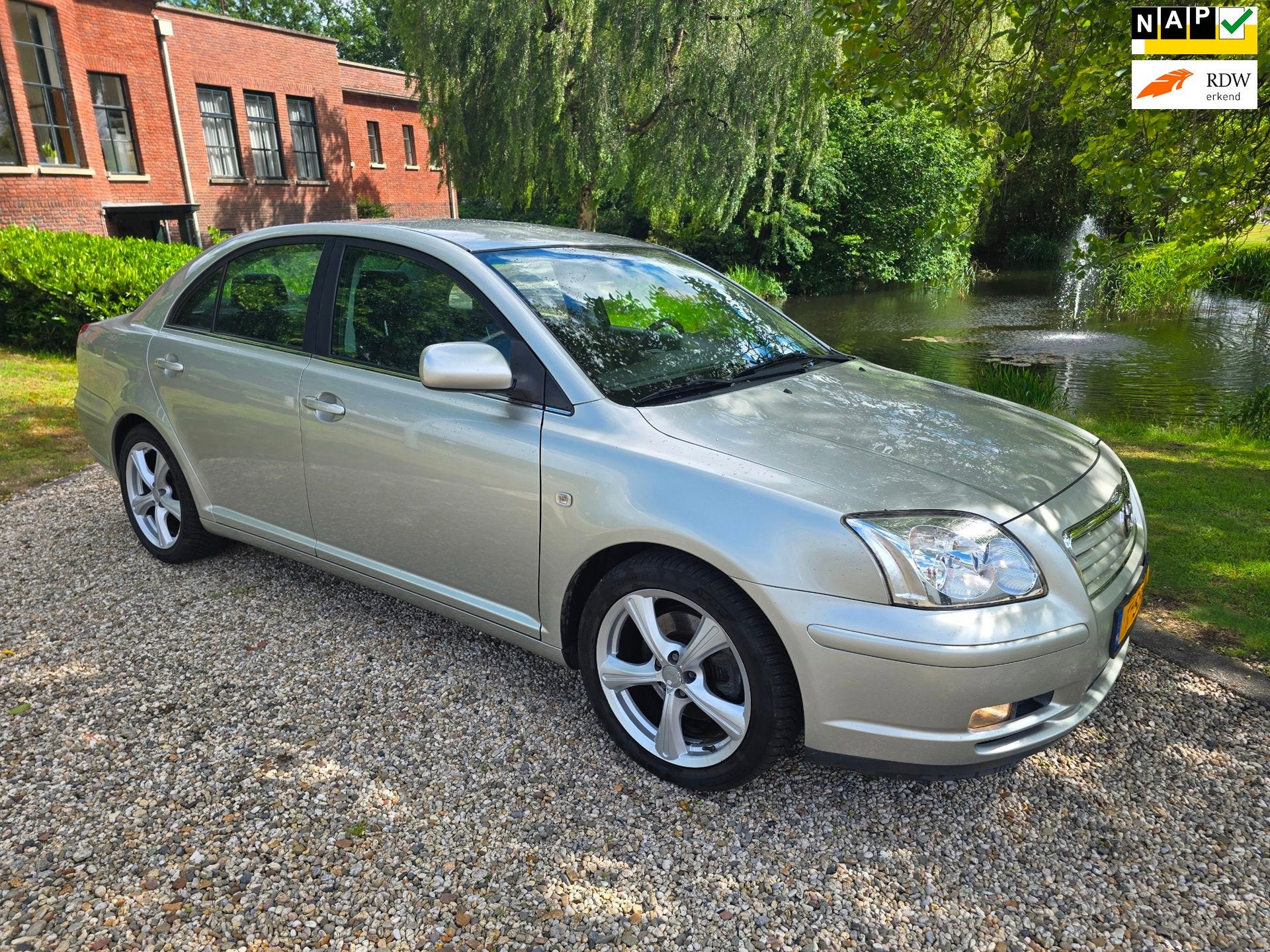 Toyota Avensis 2.0 VVTi Linea Sol *83.000km*, Auto's, 1998 cc, 4 cilinders, Bedrijf, Handgeschakeld