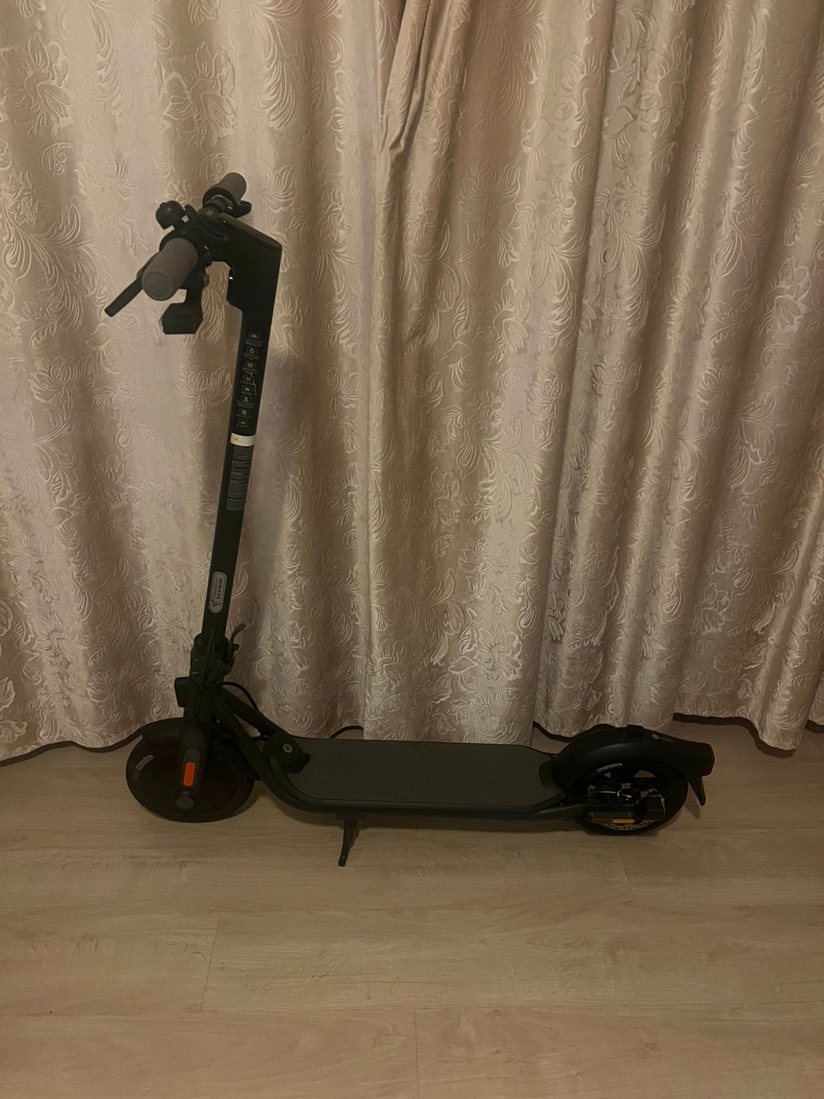 E-step, Ophalen, Zo goed als nieuw, Elektrische step (E-scooter)