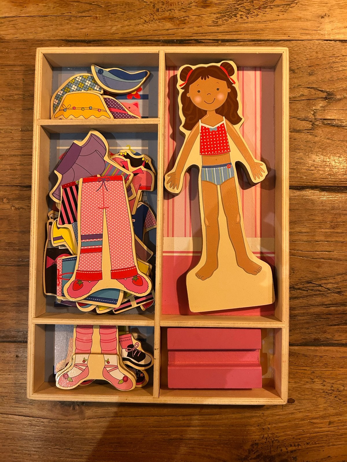 Houten aankleedpop met diverse outfits, Ophalen, Gebruikt, Overige typen