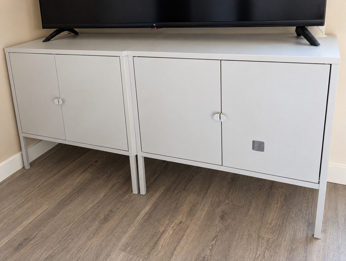 Lage kast met deuren - 35x60x57 cm, Ophalen, Gebruikt