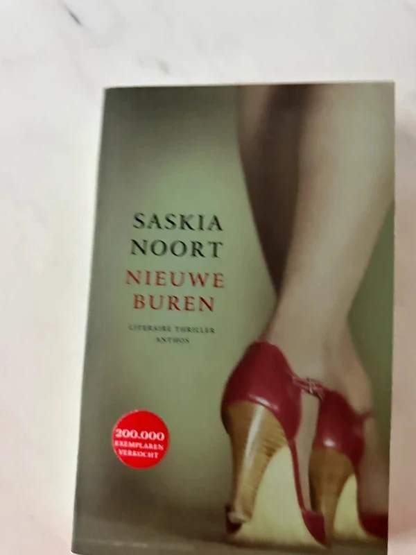 Nieuwe buren Saskia noort, Ophalen of Verzenden, Gelezen, Saskia Noort, Nederland