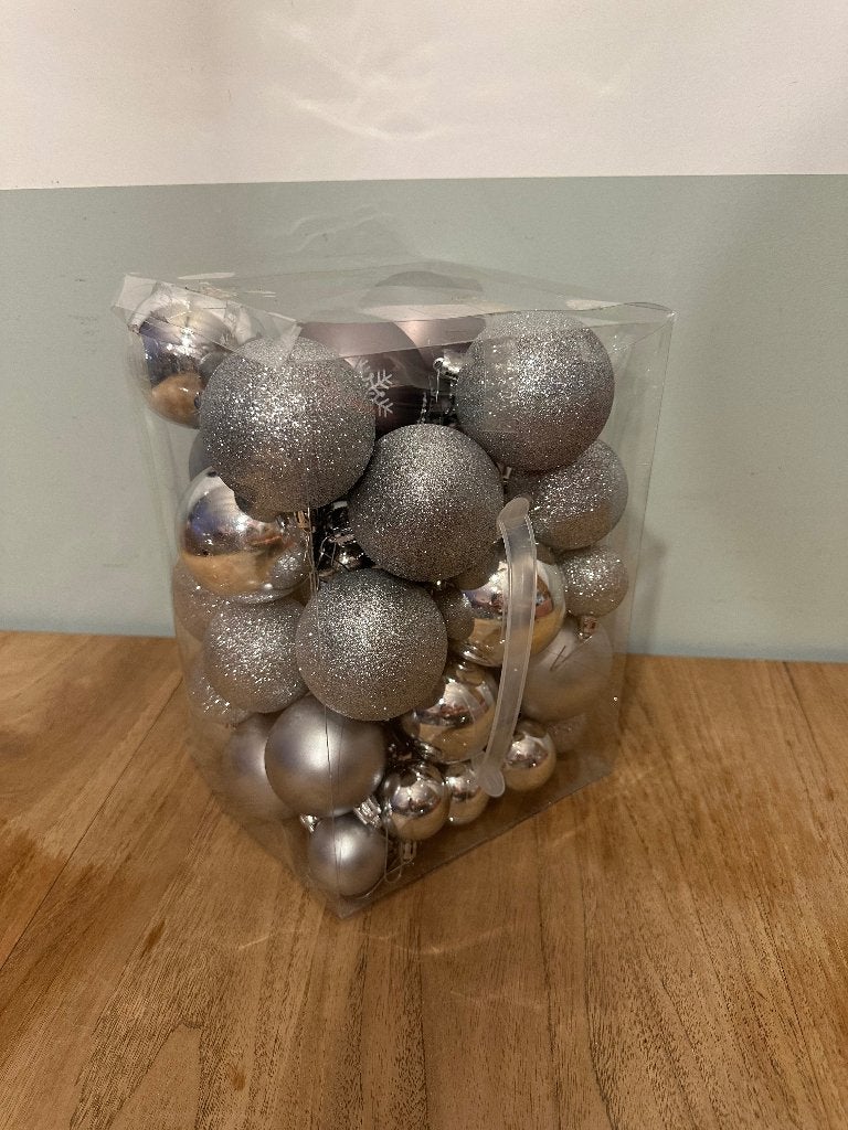 Verschillende kerstballen (meeste kunststof), Diversen, Kerst, Ophalen of Verzenden, Gebruikt
