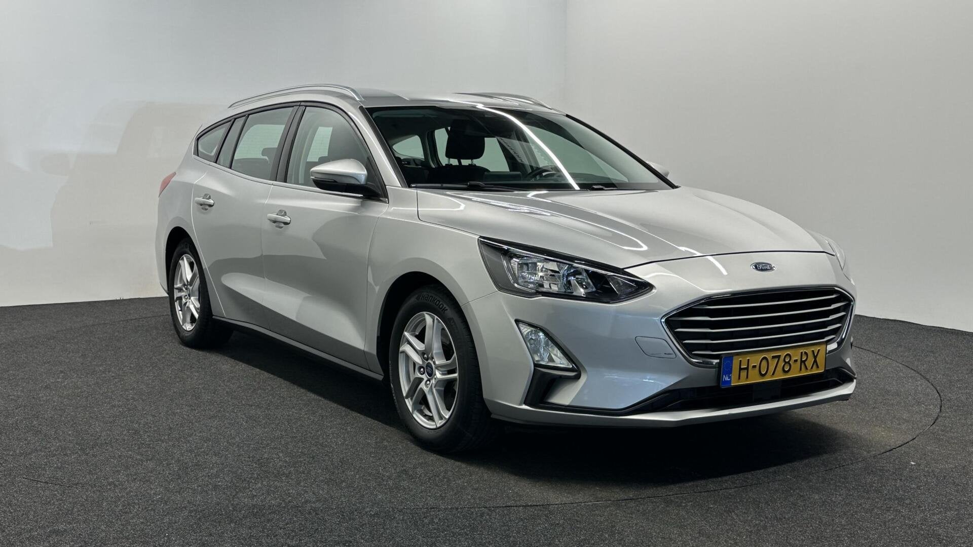 Ford Focus Wagon 1.0 EcoBoost Trend Edition Business CARPLAY, Gebruikt, Euro 6, 1283 kg, Origineel Nederlands