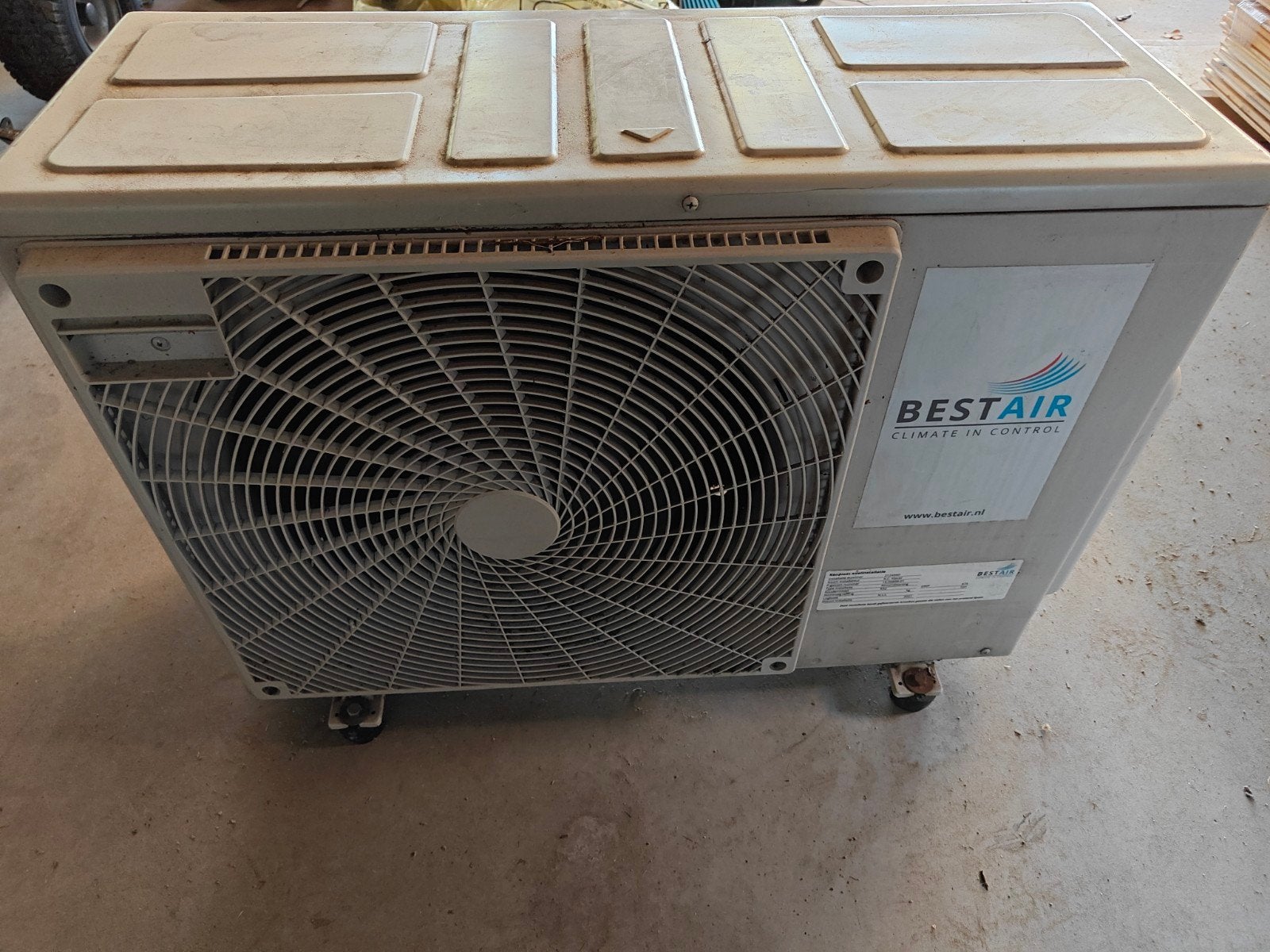 LG Airco: Buitenunit met 2 Binnenunits, Ophalen, 3 snelheden of meer, Energieklasse A of zuiniger, Gebruikt
