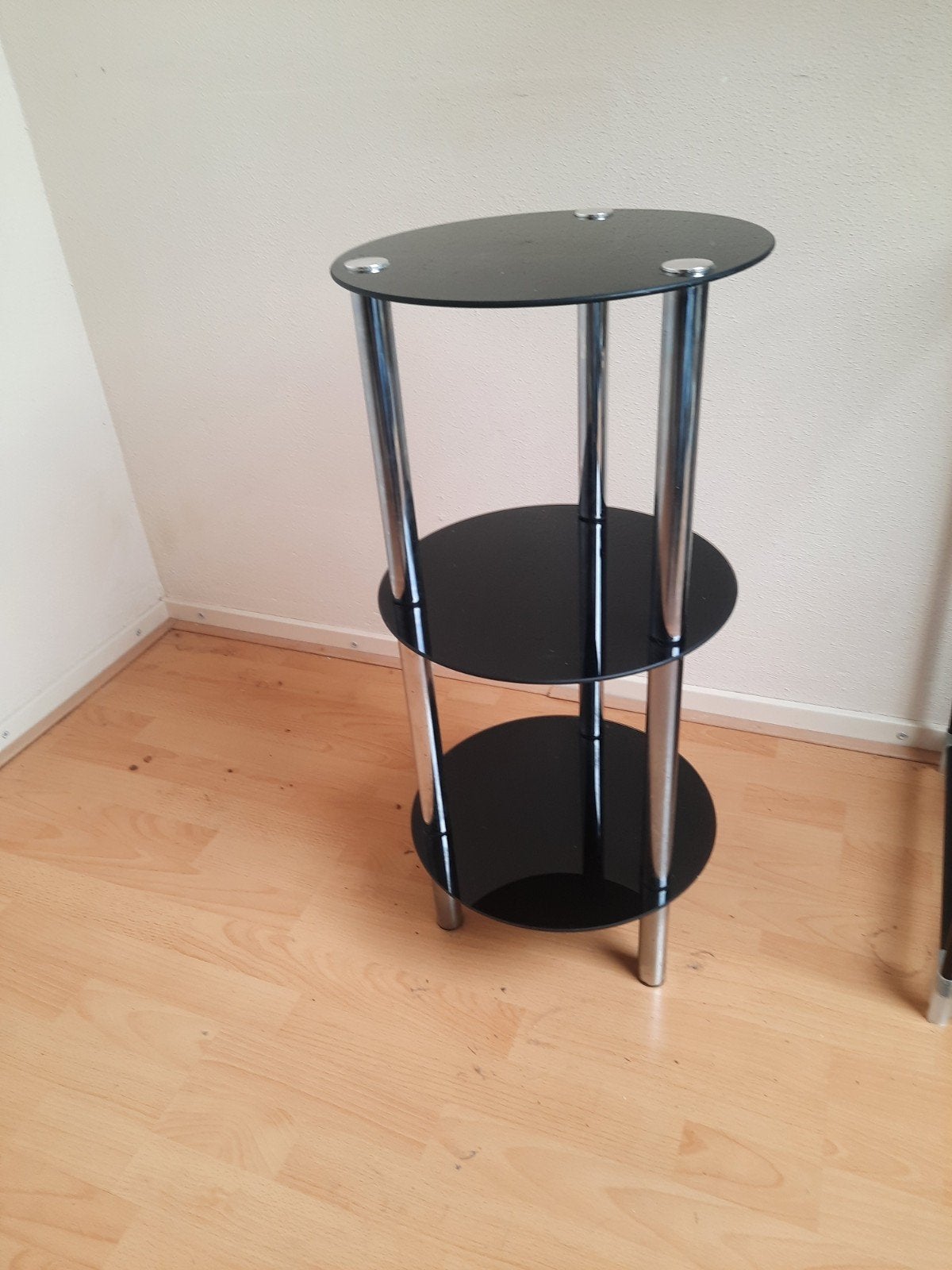 Zwart glazen bijzettafel met 3 lagen, Ophalen, Minder dan 55 cm, Gebruikt, Rond