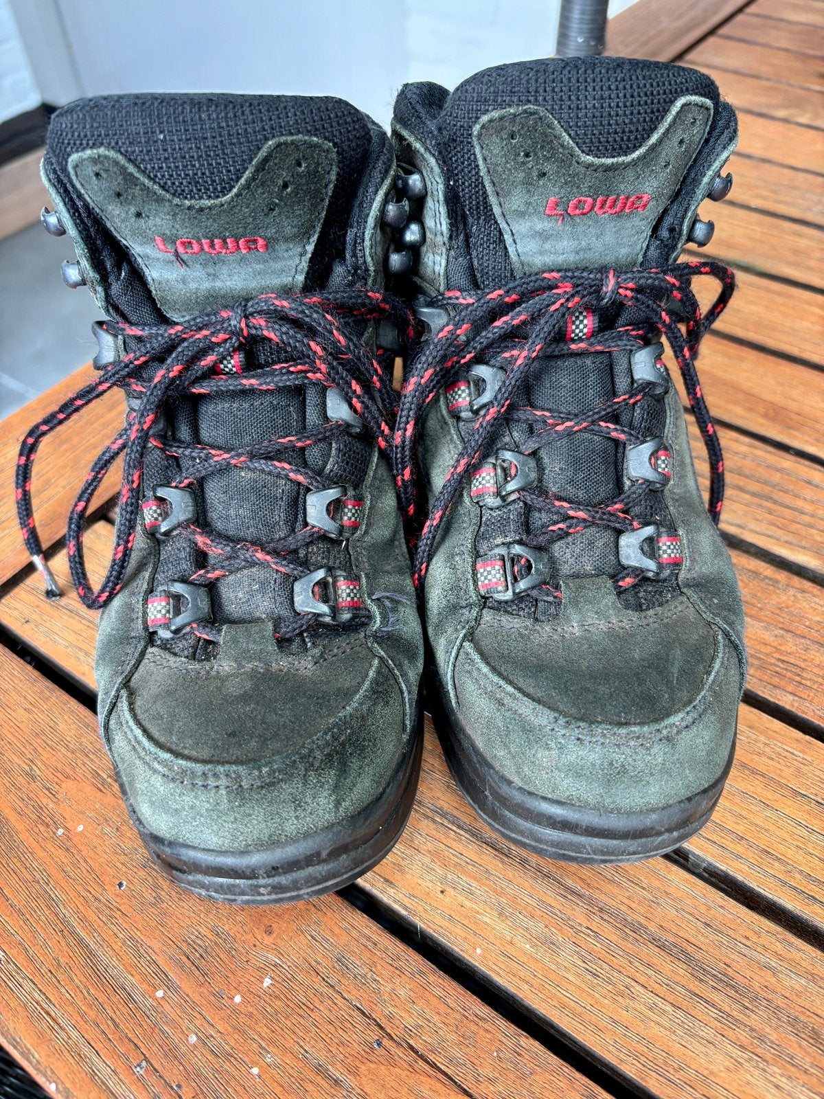 Lowa bergschoenen / wandelschoenen maat 34, Ophalen of Verzenden, Gebruikt, Schoenen