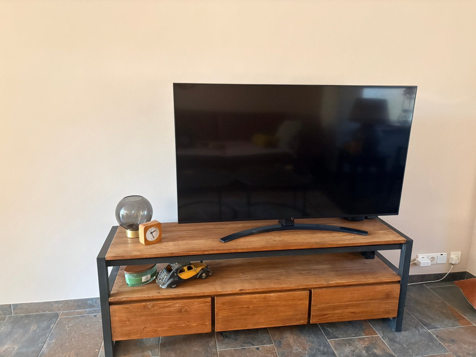 Tv meubel Eijerkamp, Ophalen, 150 tot 200 cm, Zo goed als nieuw, Minder dan 100 cm
