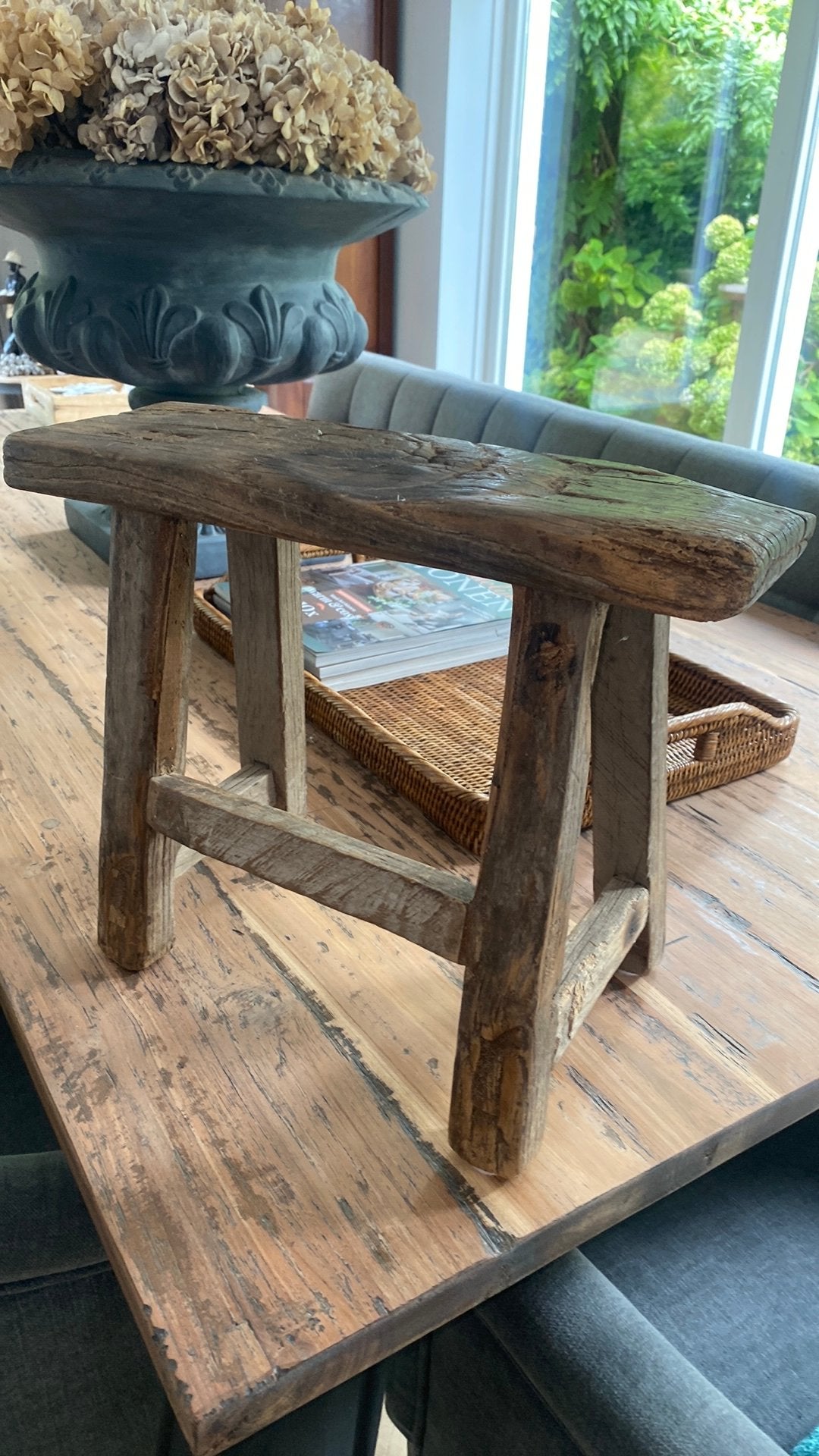 Rustiek, sober krukje/bijzettafeltje 40 cm x 31 cm, Huis en Inrichting, Ophalen of Verzenden, Zo goed als nieuw, Hout, Landelijk