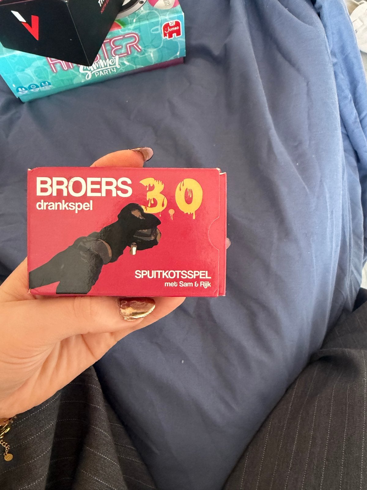 Broers Spel 3.0 - Spuitkotsspel met Sam & Rijk, Hobby en Vrije tijd, Drie of vier spelers, Ophalen of Verzenden, Gebruikt