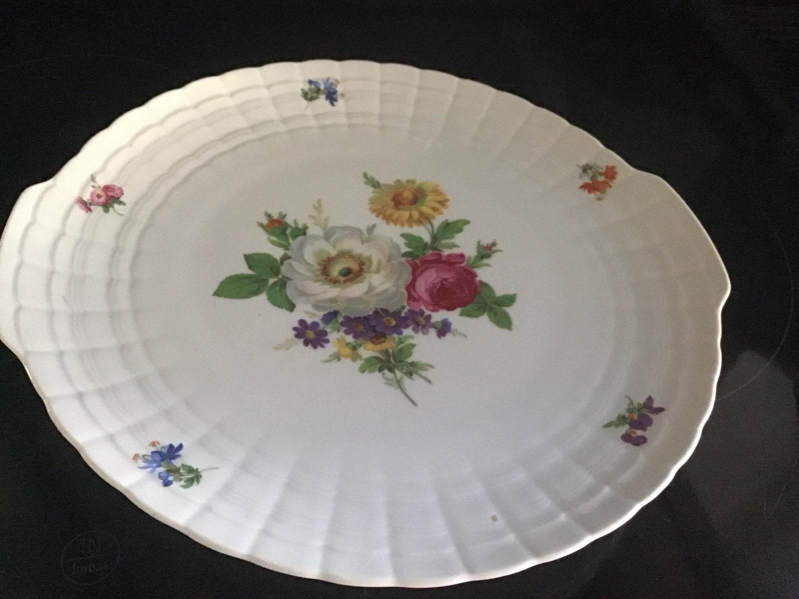 Twee serveerschalen met bloemmotief hutschenreuther, Ophalen of Verzenden