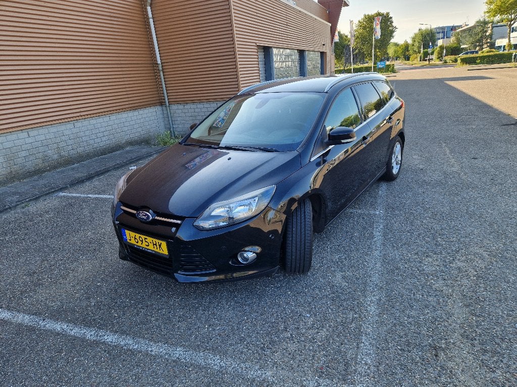 Ford Focus 1.0 Ecoboost Titanium motor slechts 36000 gelopen, Automatische klimaatregeling, Zwart, Handgeschakeld, Particulier