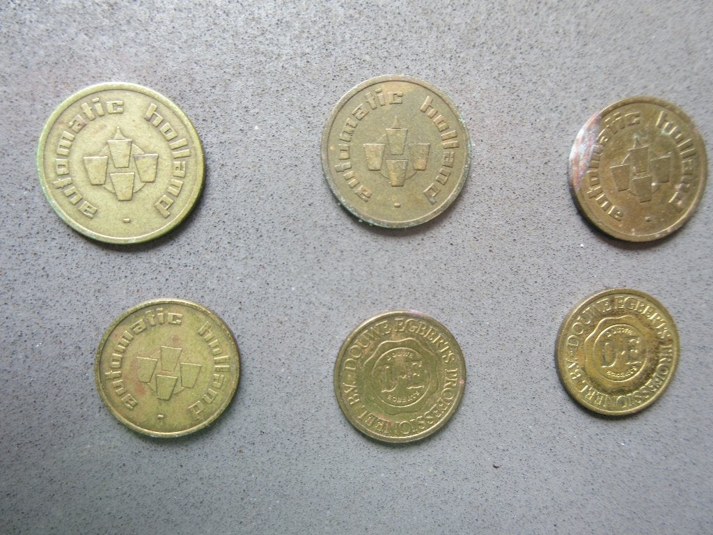 6 KOFFIE PENNINGEN, 2x D.E. EN 4x AUTOMATIC HOLLAND, Postzegels en Munten, Verzenden, Overige materialen, Nederland