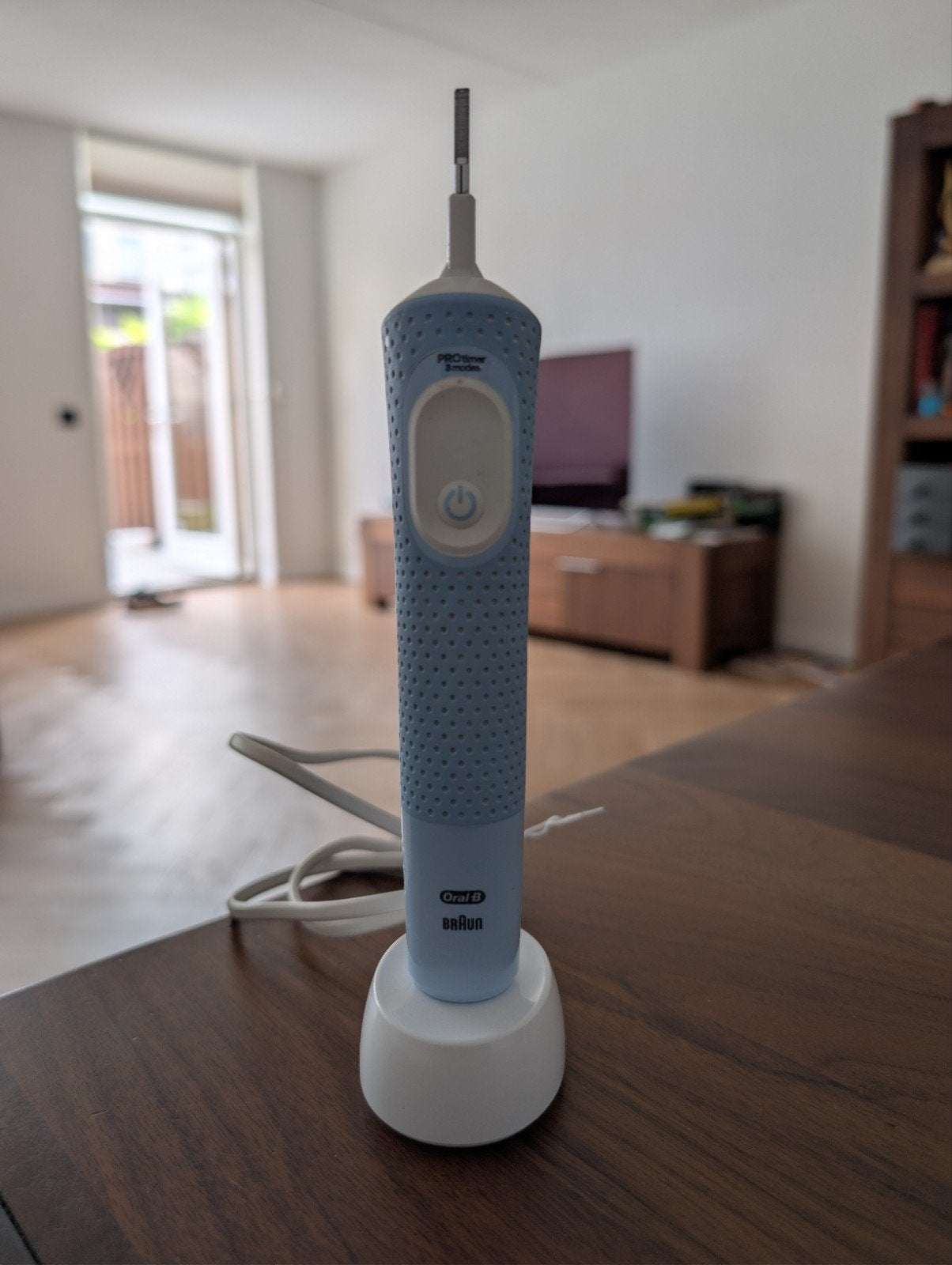 Oral-B Braun elektrische tandenborstel + oplader, zo goed al, Ophalen of Verzenden, Zo goed als nieuw, Tandenborstel