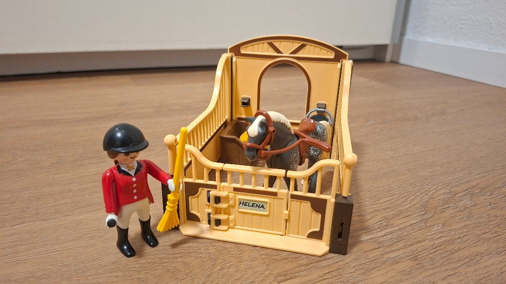 Playmobil paardenbox 5110, Kinderen en Baby's, Speelgoed | Playmobil, Complete set, Overige typen, Ophalen of Verzenden, Zo goed als nieuw