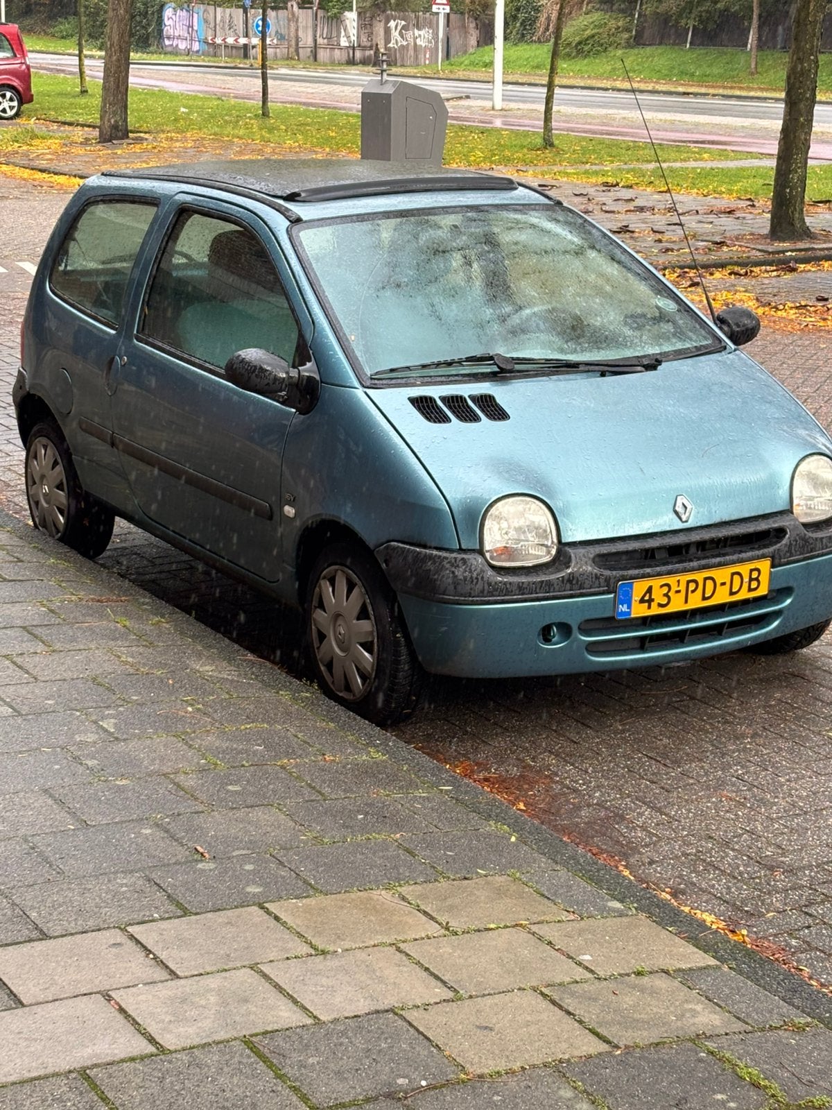 Renault Twingo 1.2 16V Dyna 2005 2004 Blauw, Auto's, Voorwielaandrijving, 4 cilinders, Origineel Nederlands, Handgeschakeld
