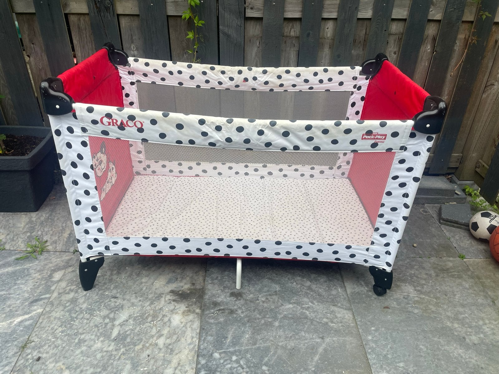 Graco Pack 'n Play Reisbedje - Rood met stippen, Ophalen of Verzenden, Gebruikt, Reisbedje