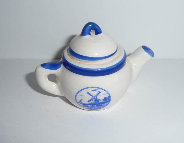 Miniatuur theepotje met molen, Ophalen of Verzenden, Zo goed als nieuw