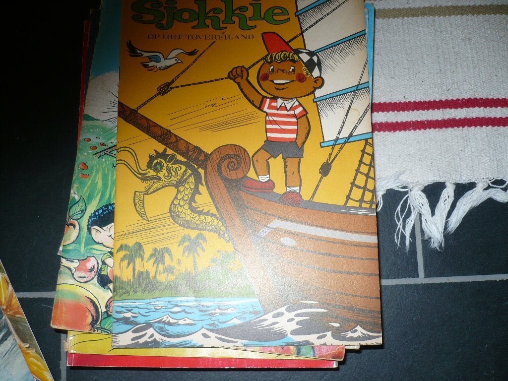 5 reclame strips sjokkie en fina, Boeken, Stripboeken, Meerdere stripboeken, Ophalen of Verzenden, Gelezen