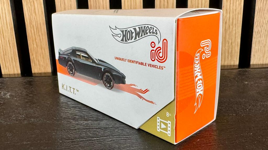 Knight Rider KITT ID series 1/64 HotWheels, Ophalen of Verzenden, Nieuw, Tv, Beeldje, Replica of Model