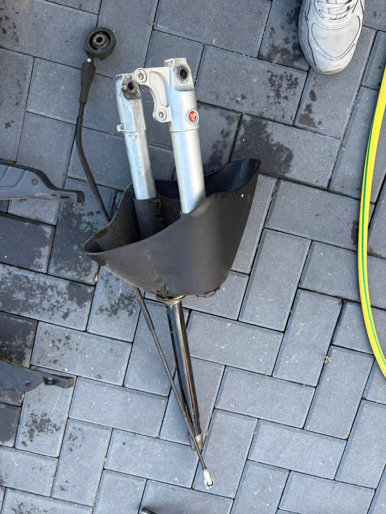 Zip voorvork, Ophalen of Verzenden, Zo goed als nieuw, Overige typen, Piaggio