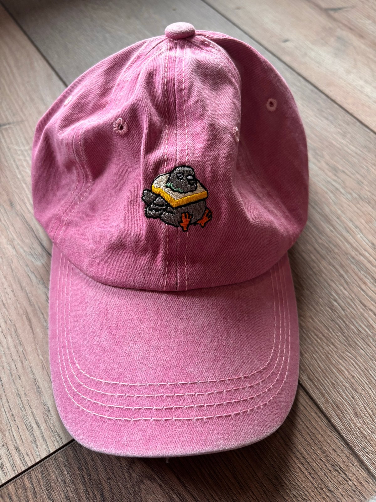 Roze pet met geborduurde eend - One size fits all, Kleding | Dames, Hoeden en Petten, Ophalen of Verzenden, Nieuw, One size fits all