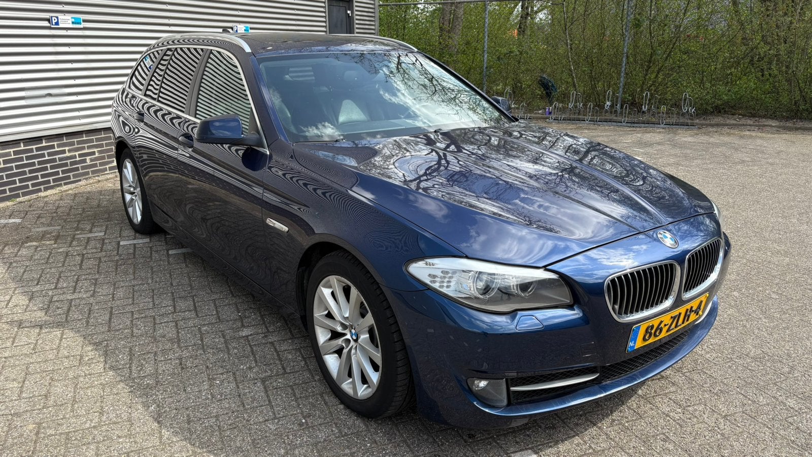 BMW 5-Serie 520I 135KW Touring Aut8 2013 Blauw, Auto's, 4 cilinders, 2000 kg, Blauw, Origineel Nederlands