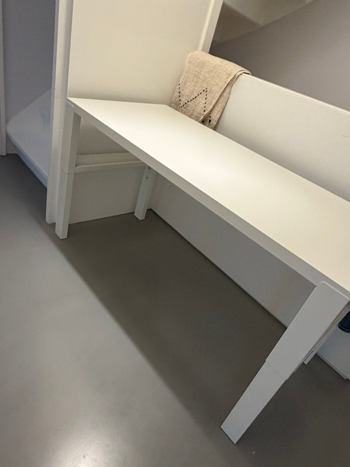 Kinder / klein volwassen bureau, Ophalen, 128 cm, Zo goed als nieuw, IKEA