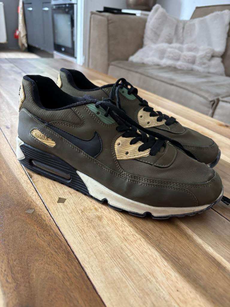 Nike Air Max 90 - Maat 43 - Klaar voor een tweede ronde, Kleding | Heren, Schoenen, Ophalen of Verzenden, Gedragen, Overige kleuren