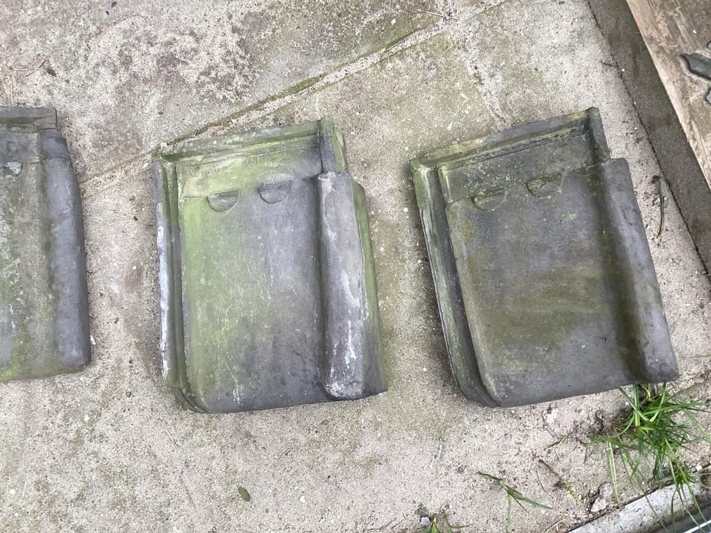 Tuile du Nord zwart gesmoord gevelpan, Doe-het-zelf en Verbouw, Dakpannen en Dakbedekking, Ophalen, Gebruikt, Steen of Klei, Zwart