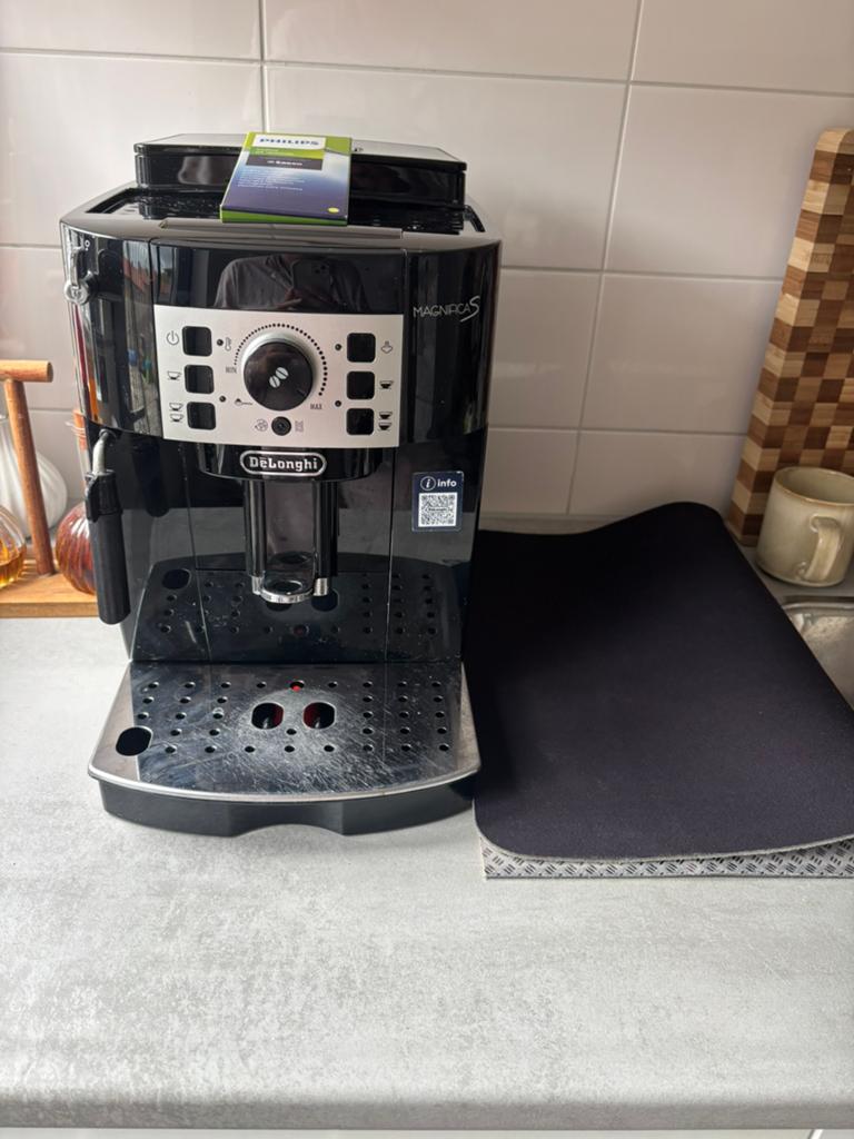 Dé Longhi espresso koffiebonen apparaat, Witgoed en Apparatuur, Koffiezetapparaten, Espresso apparaat, Koffiebonen, Zo goed als nieuw