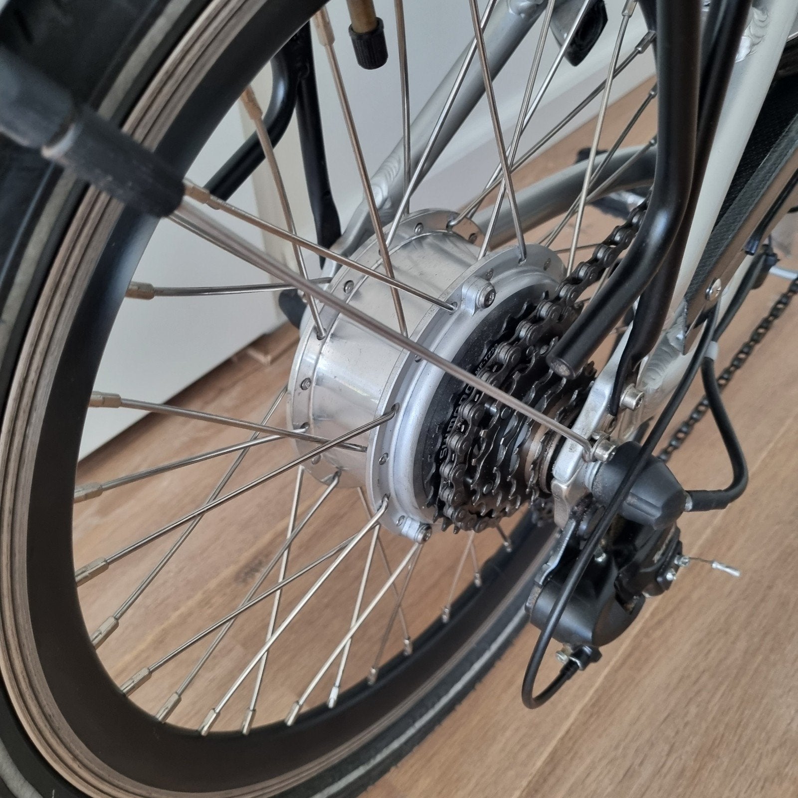 Foto 8 van 2x Z.G.A.N. E-4motion elektrische vouwfietsen (20inch)
