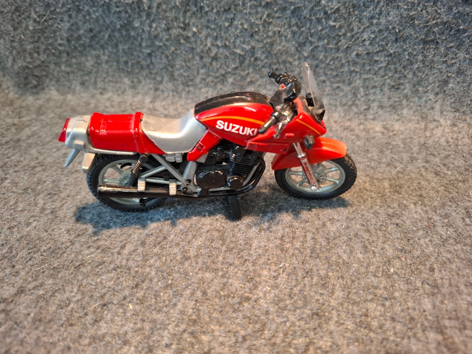 SUZUKI   KATANA, Ophalen of Verzenden, Zo goed als nieuw, Motor, Maisto