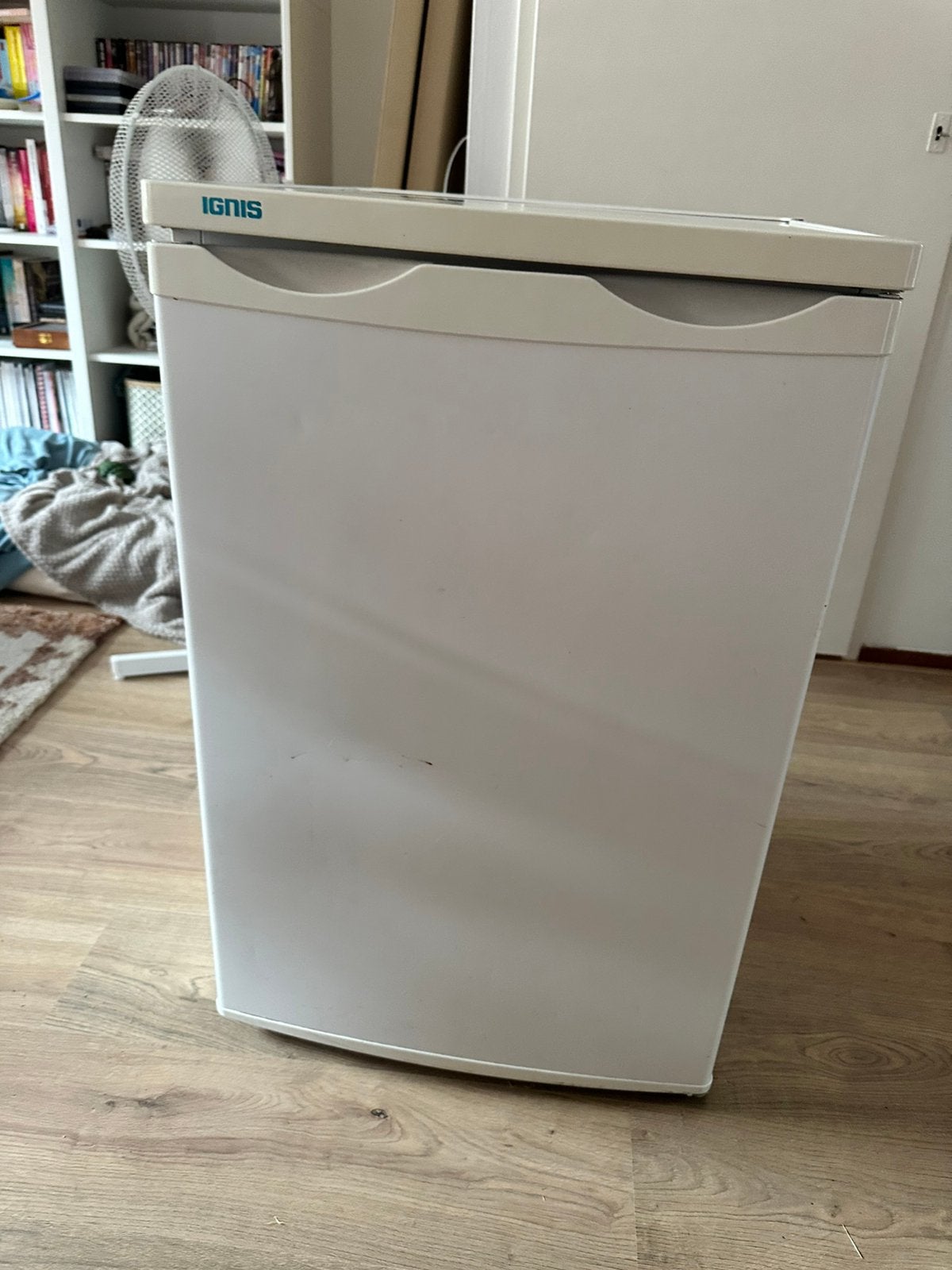 Witte koelkast tafelmodel met gebruikerssporen, Witgoed en Apparatuur, Koelkasten en IJskasten, Ophalen, Zo goed als nieuw, Zonder vriesvak