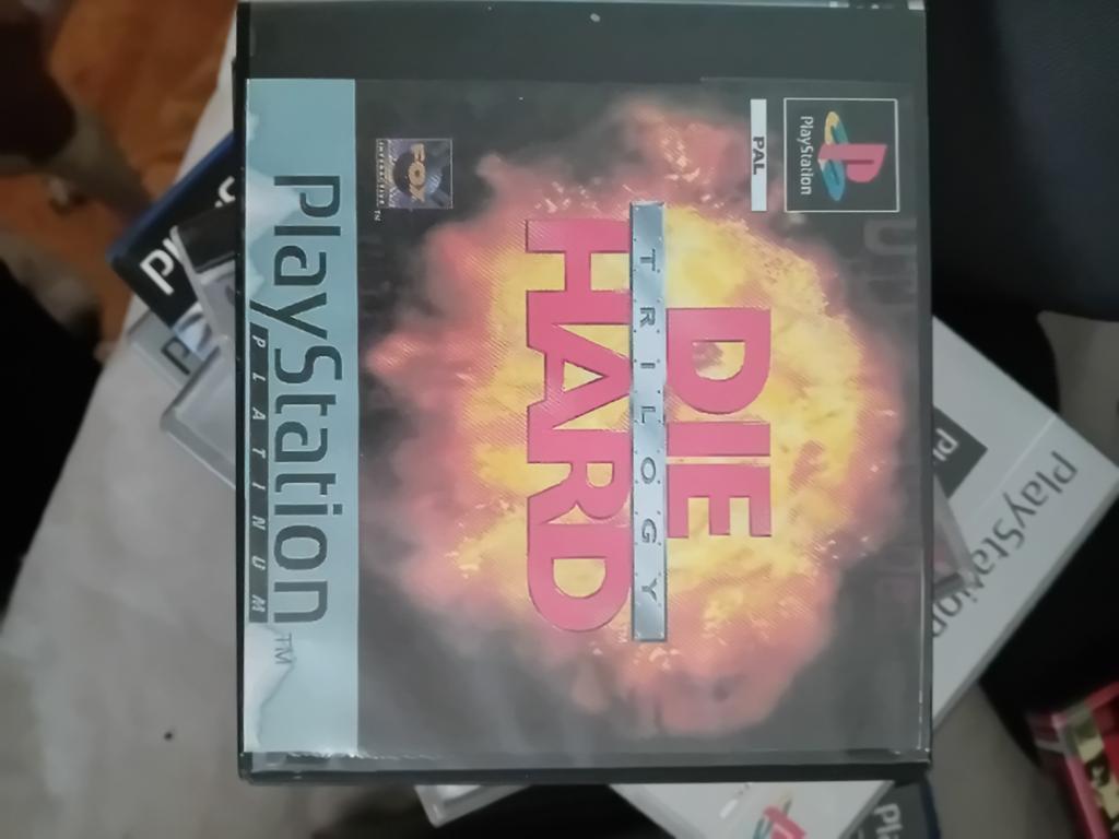 Die hard trilogy ps1, Spelcomputers en Games, Games | Sony PlayStation 1, Avontuur en Actie, Vanaf 18 jaar, 1 speler, Ophalen of Verzenden