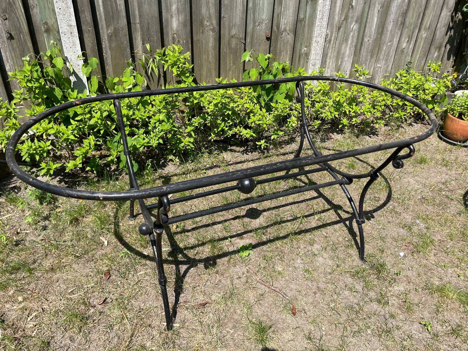 Smeedijzeren onderstel tafel, Ophalen, Gebruikt, Ovaal, Metaal
