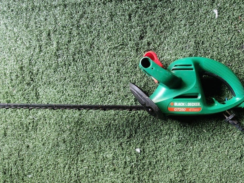 Black & Decker GT250 Heggenschaar - 41cm blad, Ophalen of Verzenden, Gebruikt, Elektrisch, Black & Decker