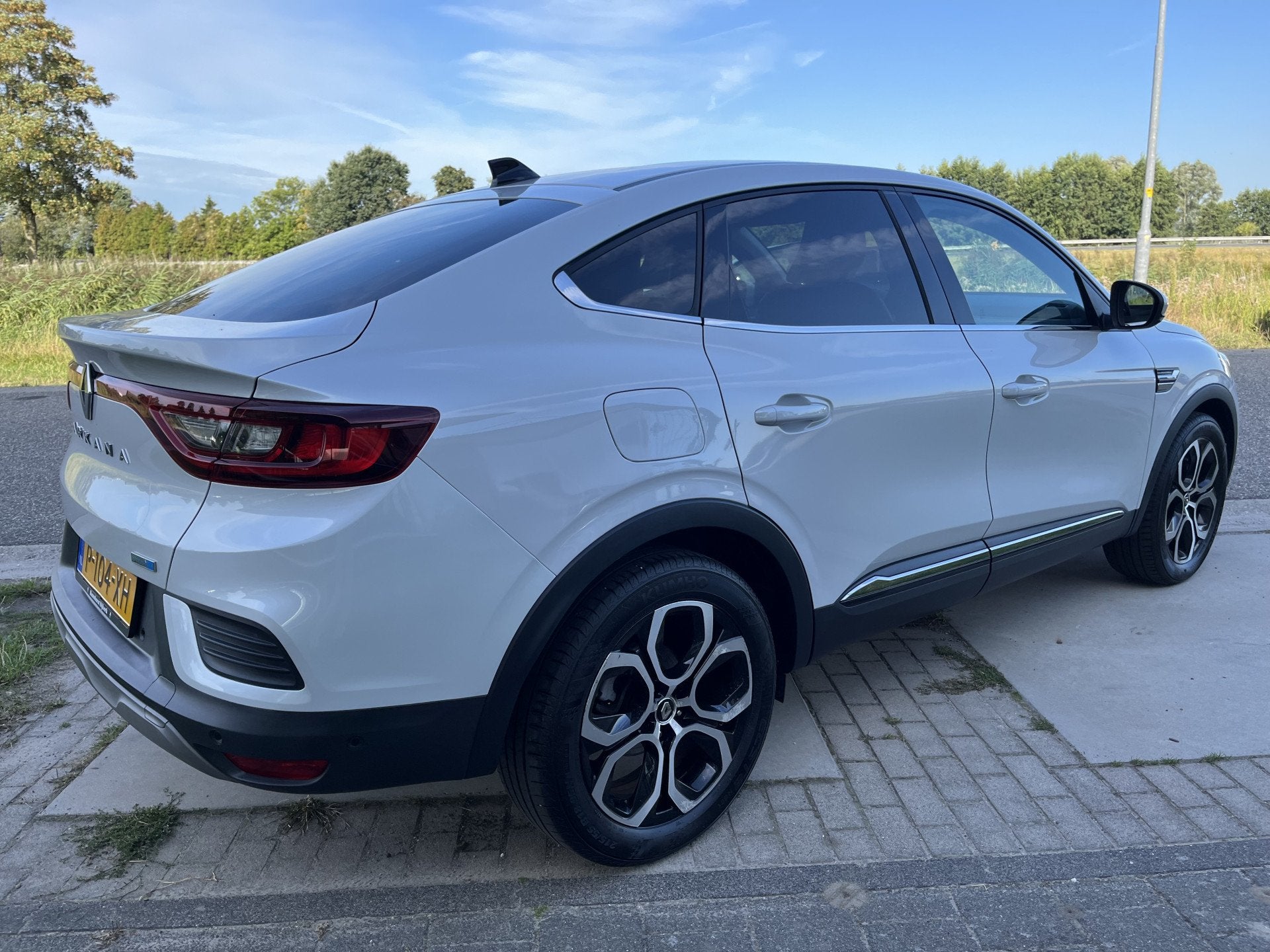 Renault Arkana 1.6 E-Tech Hybrid 145 PK Intens / Camera / Do, Auto's, Gebruikt, 4 cilinders, Origineel Nederlands, 760 kg