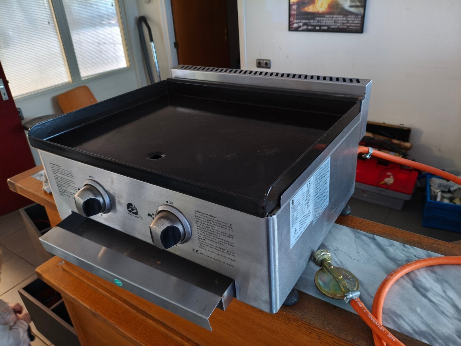 Gas BBQ Grillplaat met 2 branders en gasfles, Ophalen of Verzenden, Gebruikt, Onbekend
