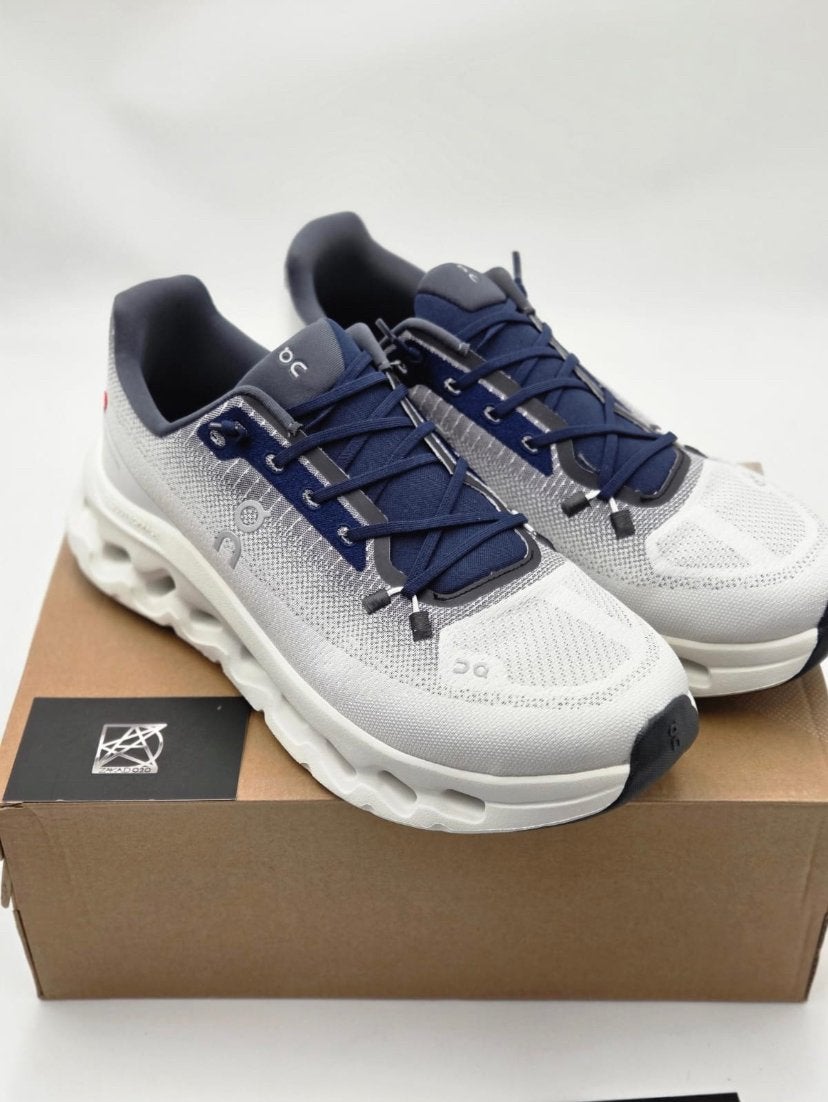 Oncloud blauw wit maat 37tm46, Ophalen, Nieuw, Blauw
