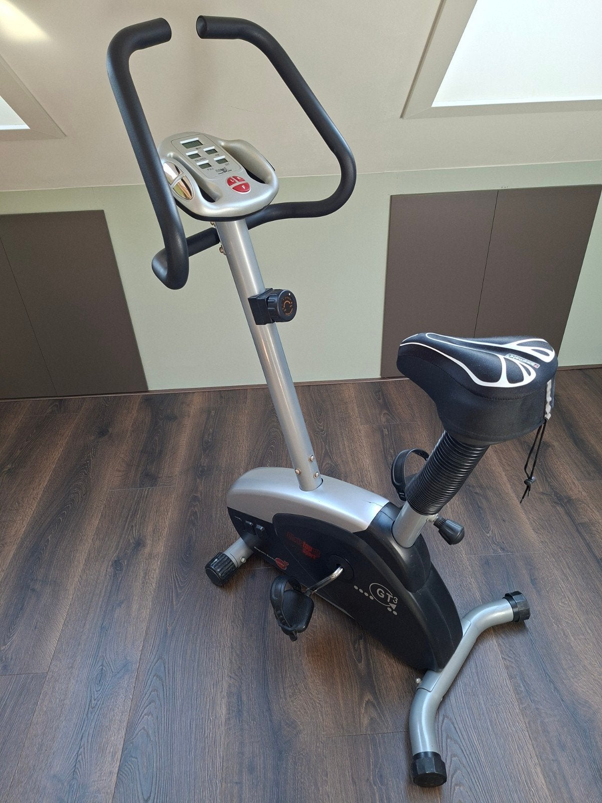 Christopeit Sport GT3 Hometrainer - Perfect voor Thuis, Ophalen, Gebruikt, Metaal, Benen