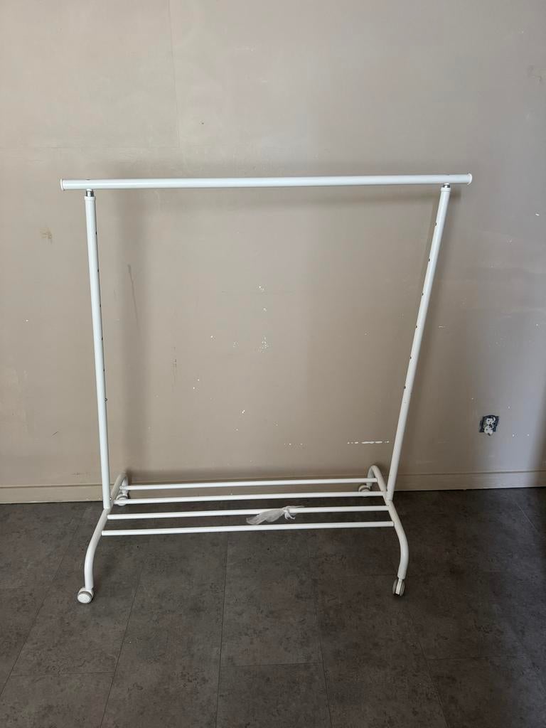 Gratis IKEA kledingrek wit, Ophalen, Met wielen, Gebruikt