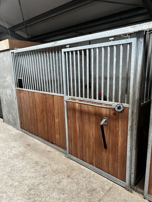 Paardenboxen 8 x voorwand 3,30 meter