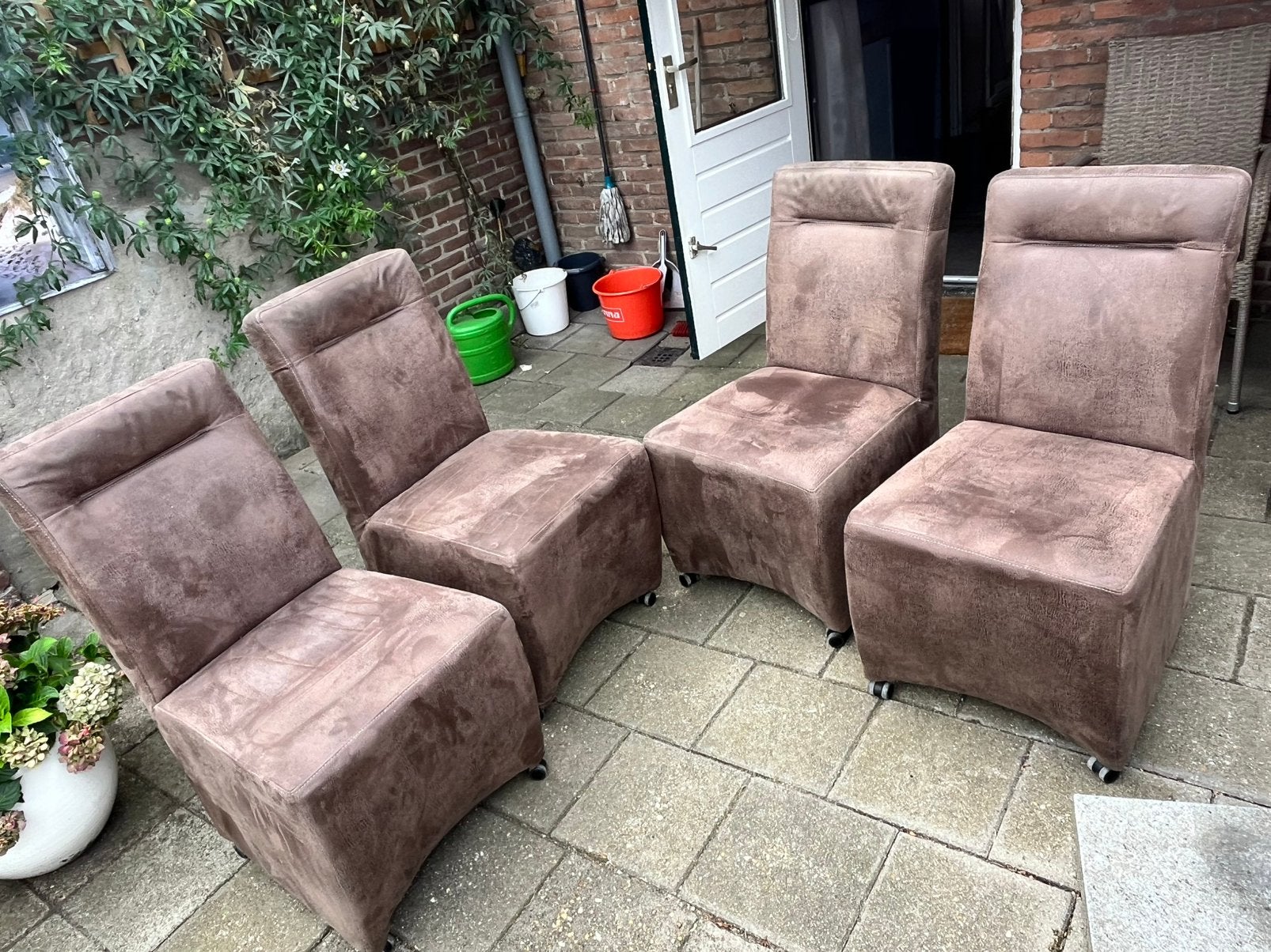 Eetkamer stoelen bruin (stoel met wieltjes), Ophalen, Gebruikt, Bruin, Vier