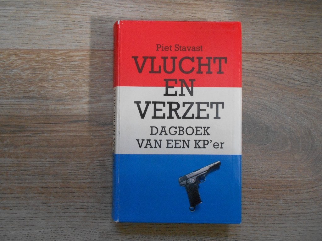 Piet Stavast Vlucht en verzet, Boeken, Ophalen of Verzenden, Tweede Wereldoorlog, Zo goed als nieuw, Overige onderwerpen