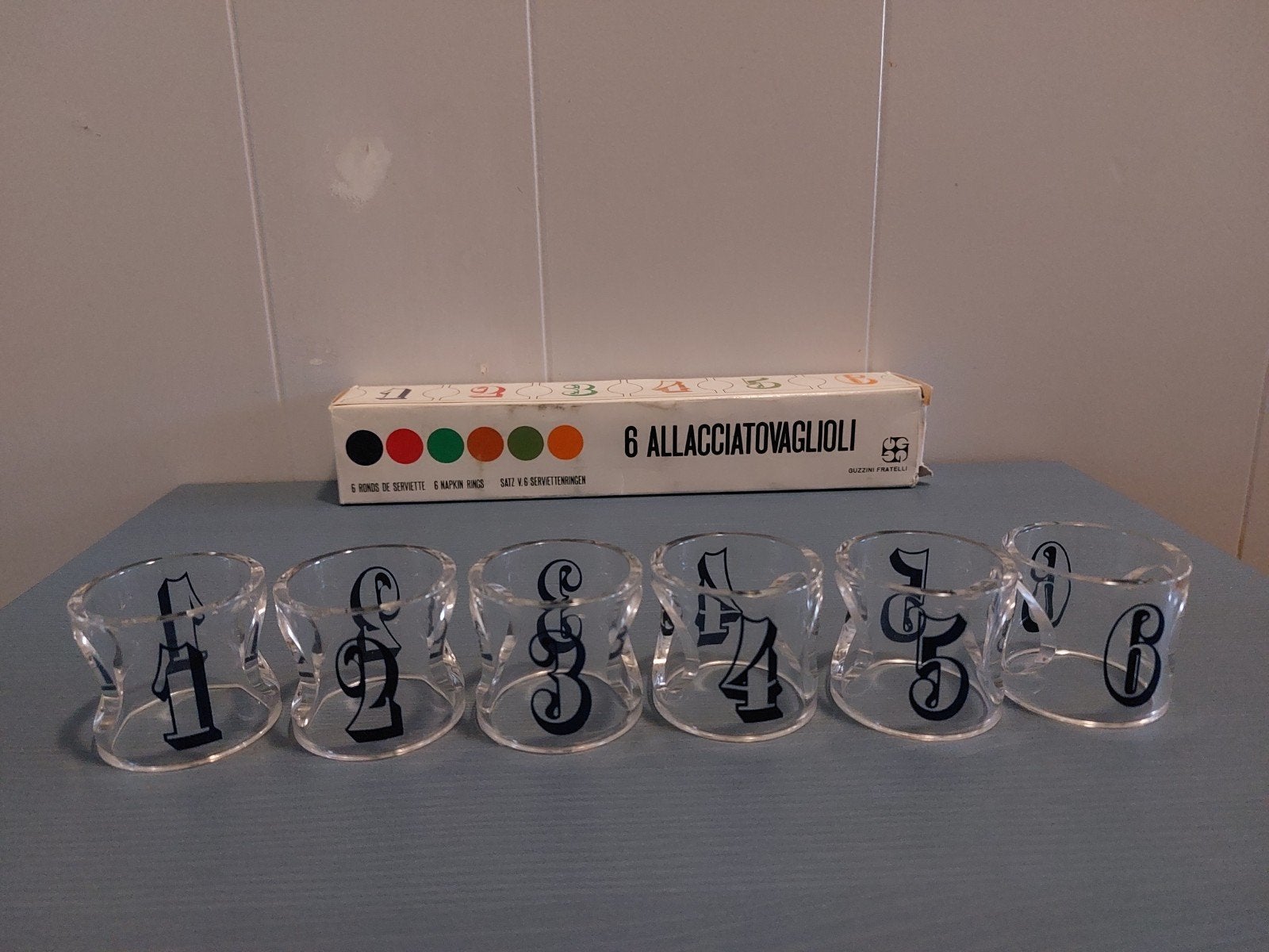 Jaren 70 Guzzini Fratelli servetringen acryl nieuw, Verzamelen, Ophalen of Verzenden, Huis en Inrichting