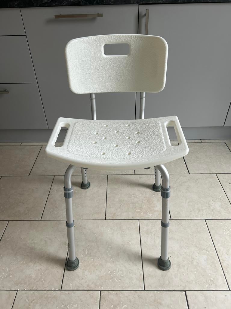 Douche/ badkamer stoel  - Zo goed als nieuw- Wit., Ophalen, Zo goed als nieuw