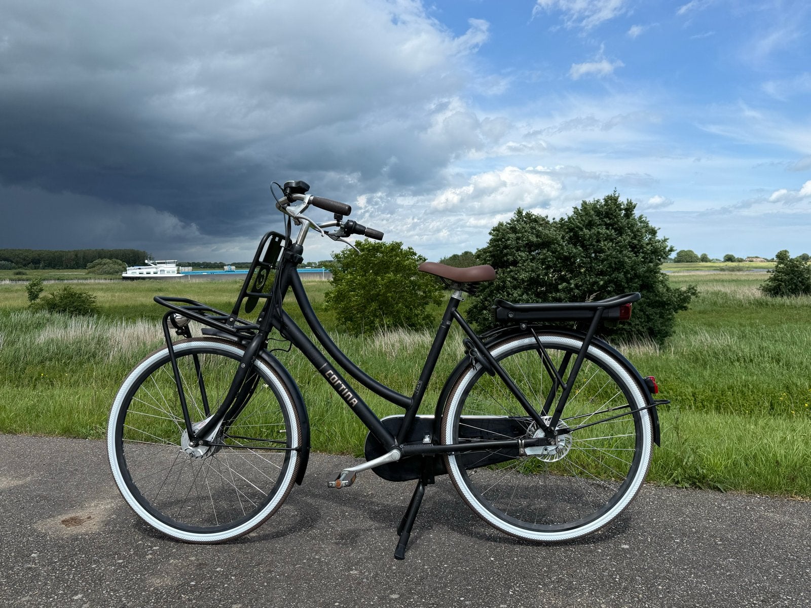 Cortina E-U4 Elektrische Transportfiets 57cm Mat Zwart, 55 tot 59 cm, Ophalen, Gebruikt, Cortina