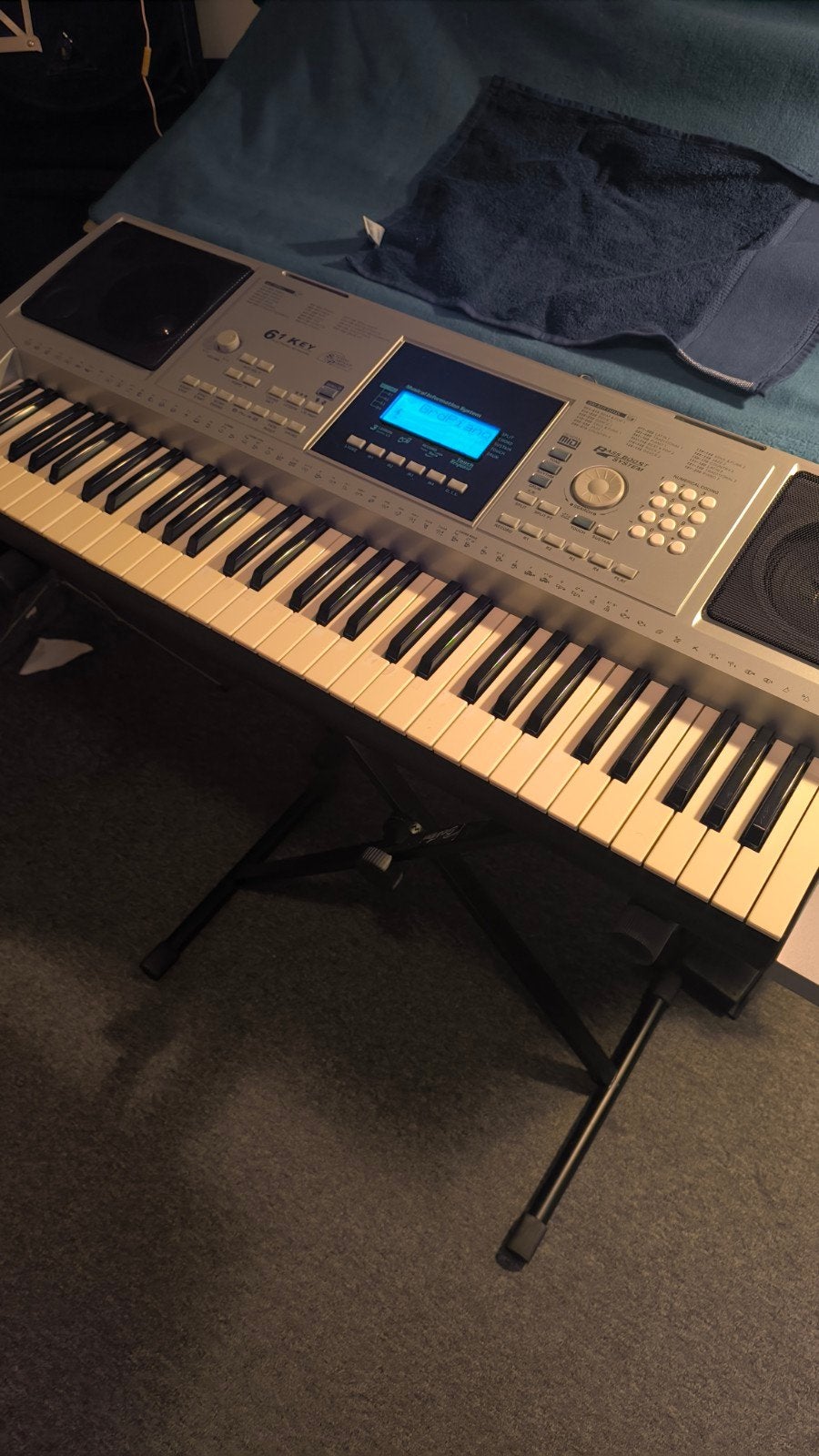 te koop een leuke les keyboard ook geschikt voor piano les, Ophalen, Gebruikt, 61 toetsen, Overige merken
