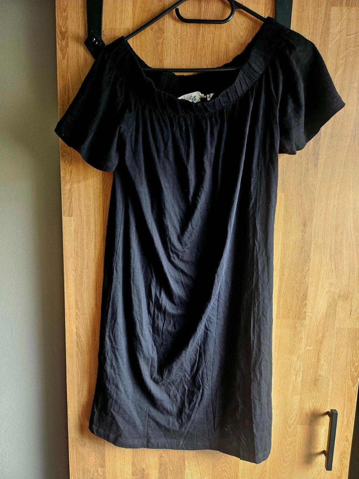 Zwart H&M jurkje met off-shoulder hals maat S, Kleding | Dames, H&M, Zwart, Ophalen of Verzenden, Maat 34 (XS) of kleiner