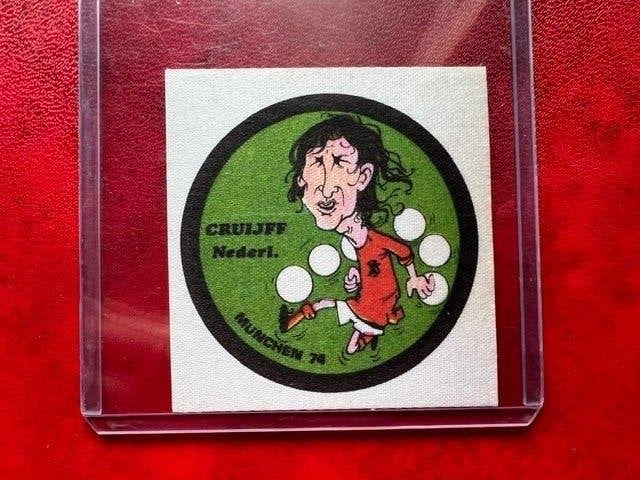 Johan Cruyff AJAX Fleer voetbal stcker stof WK 1974, Verzenden, Zo goed als nieuw, Ajax, Poster, Plaatje of Sticker